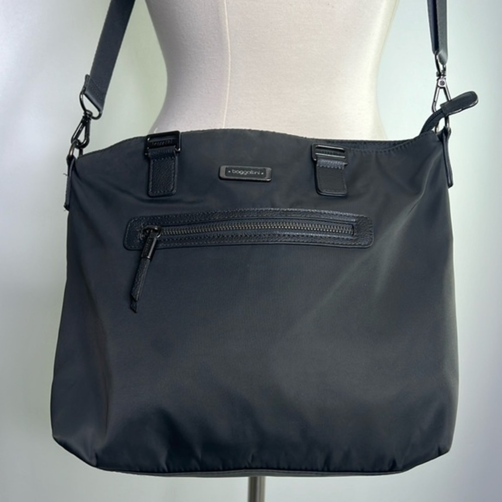 Baggallini gray Lizzy Tote Bag